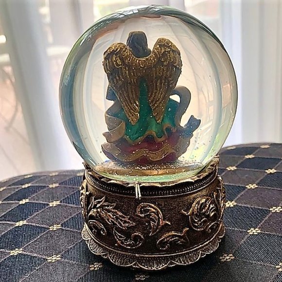 NWT GLORIOUS HOLIDAY LANE Musical Angel Snow Globe - Picture 3 of 7